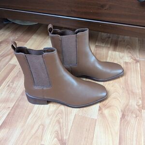 J.Crew Chelsea boots size 7 chestnut brown- NEW without tags